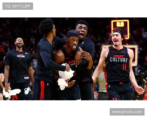 [NBA]神来之笔！巴特勒超远三分压哨命中.