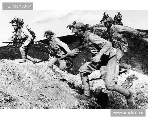 红军五后卫练习不足战术保守